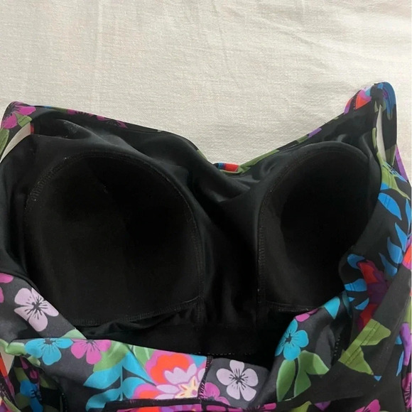 LLBEAN Black Tropical Floral Print Slimming Swimsuit - Picture 6 of 8